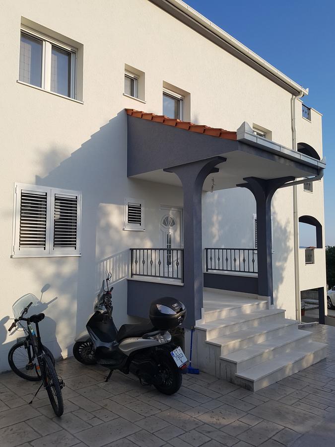 Apartments Kalajica Trogir Bagian luar foto