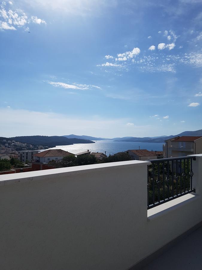 Apartments Kalajica Trogir Bagian luar foto